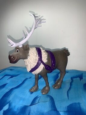 Disney Frozen Sledding Adventures Sven Reindeer Figurine 10”